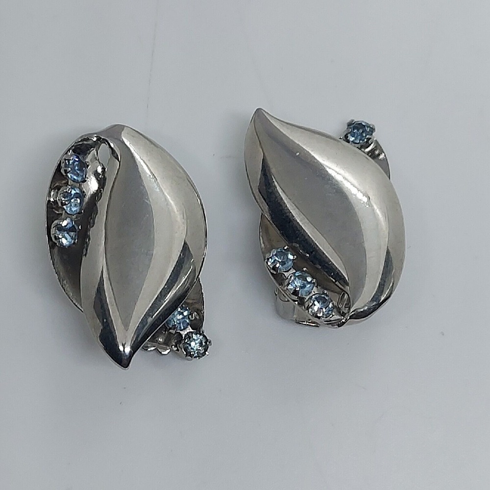 Vintage Silver Tone‎ And Blue Rhinestone Clip-on Earrings